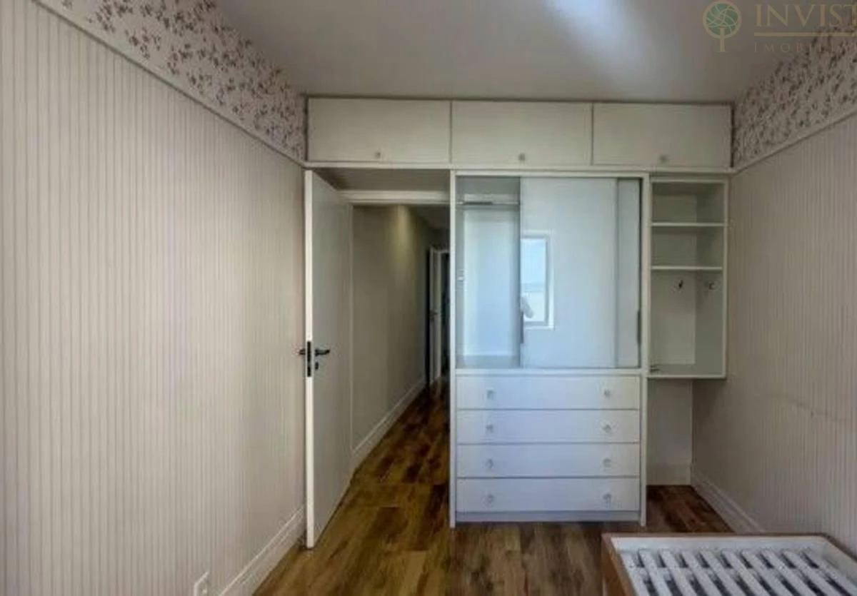 Furnished apartment, 107 m², with a glass-enclosed balcony — photo 22