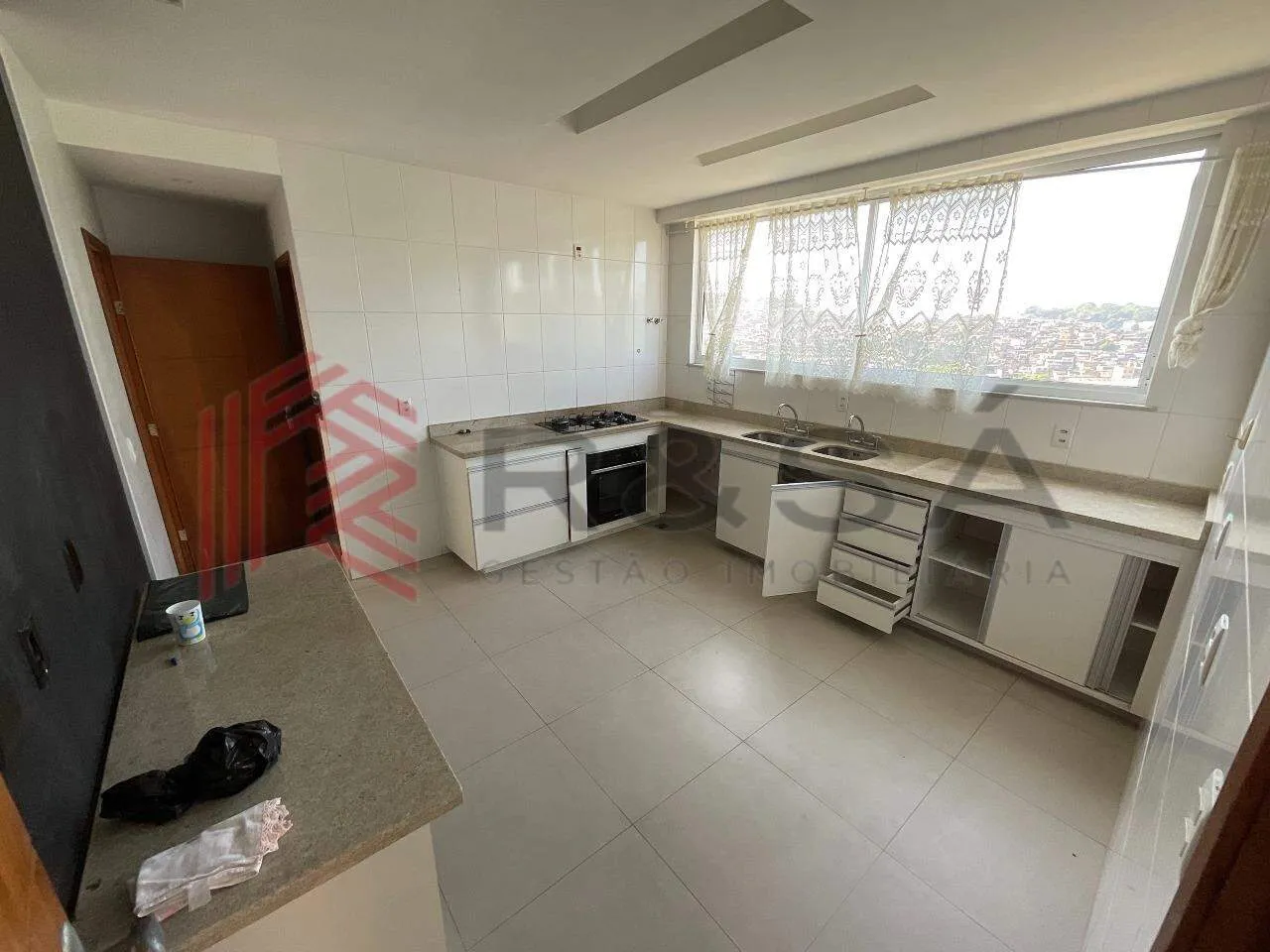 Rental house with 3 bedrooms and a separate kitchen — photo 33