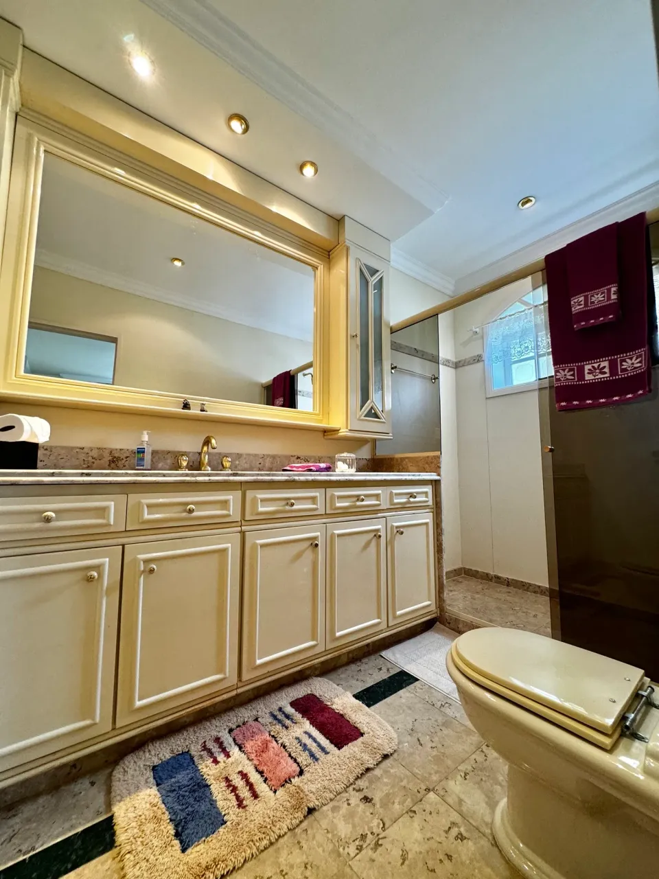 Furnished house with 4 bedrooms and 5 bathrooms — photo 12