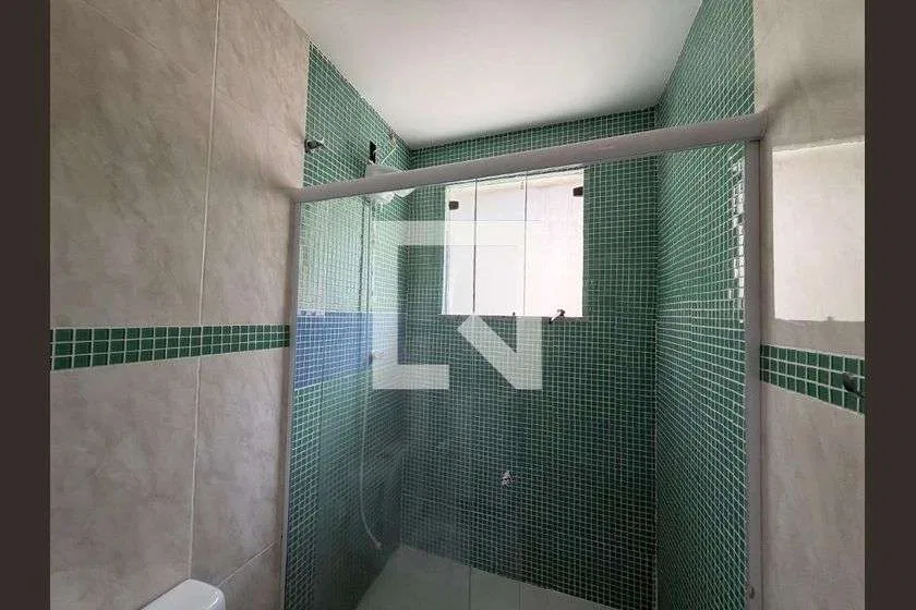 Balcony with a grill in a one-bedroom house, 75 m² — photo 25