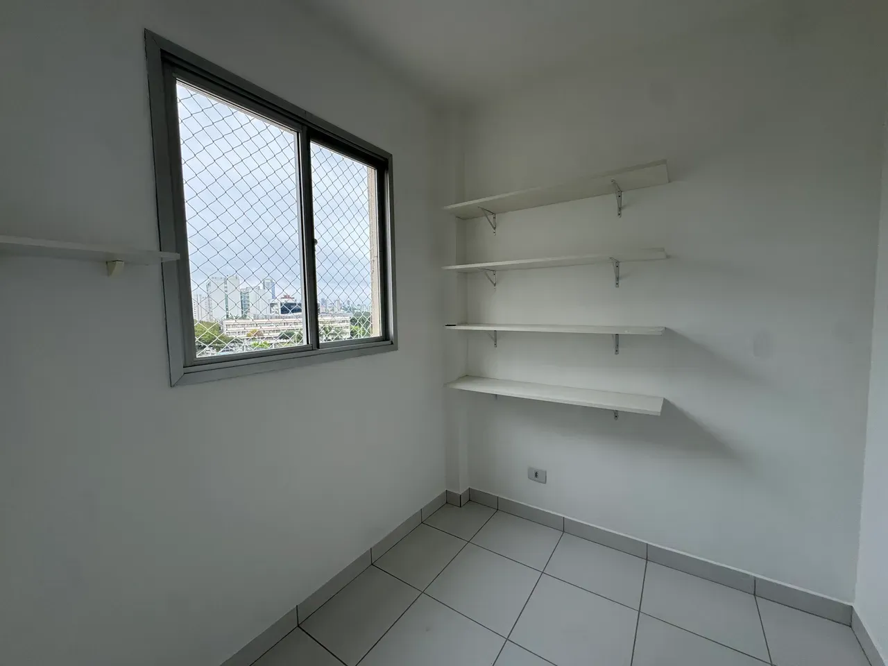 Home office in a 3-bedroom apartment, 120 m² — photo 15
