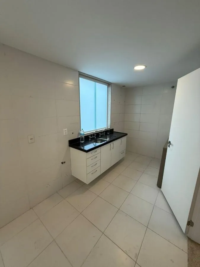 170 m² penthouse with 3 bedrooms and 3 parking spaces — photo 2