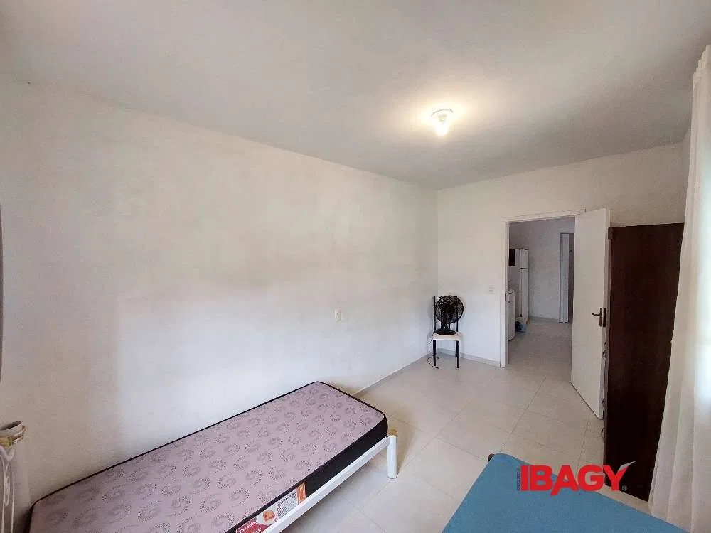 3-bedroom house with a washing machine in Florianópolis — photo 5