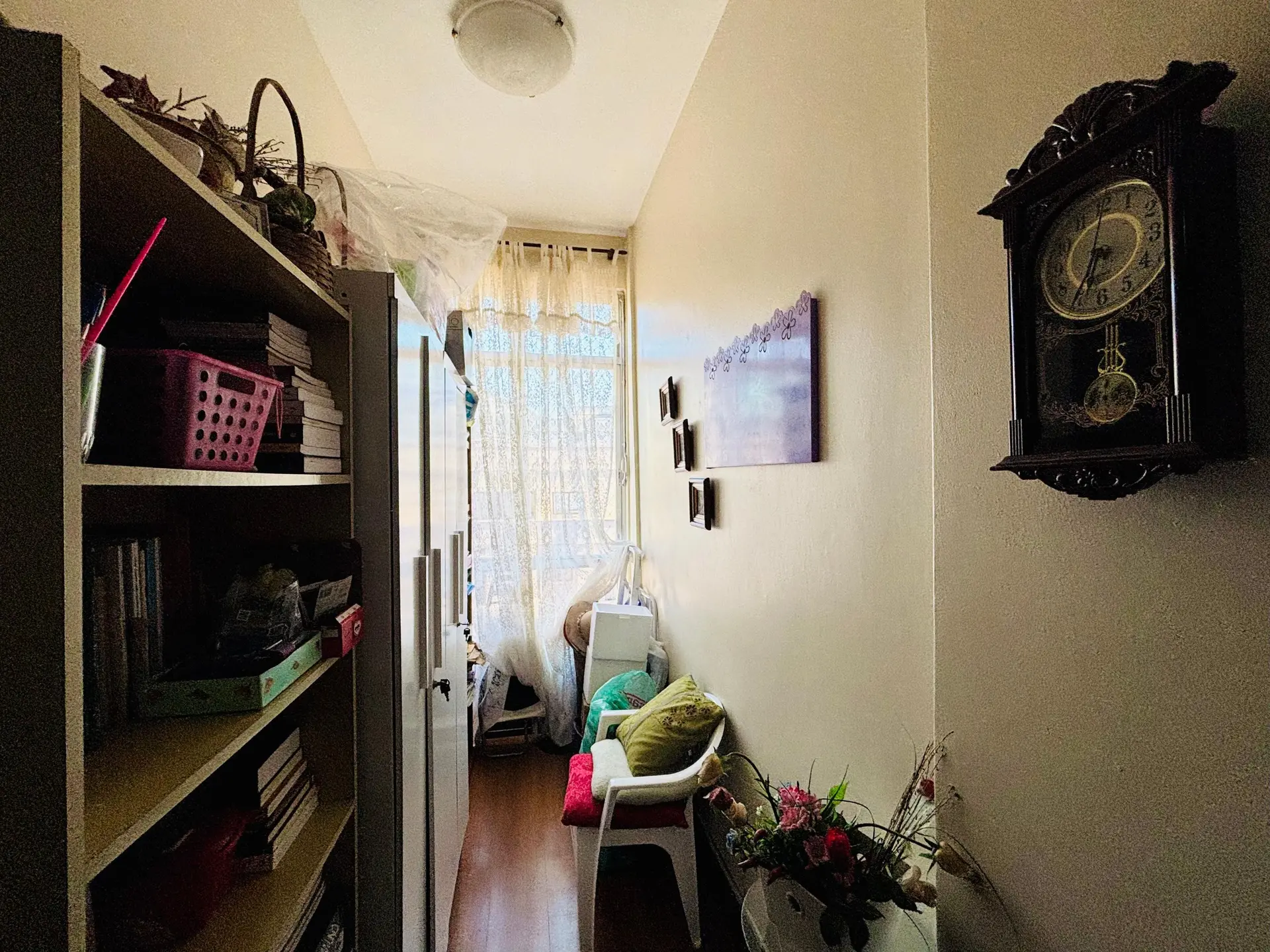 Furnished 2-bedroom apartment with separate kitchen — photo 16
