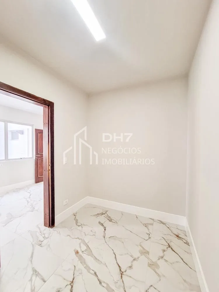 4-bedroom apartment, 2 with their own bathrooms, 199 m² — photo 18