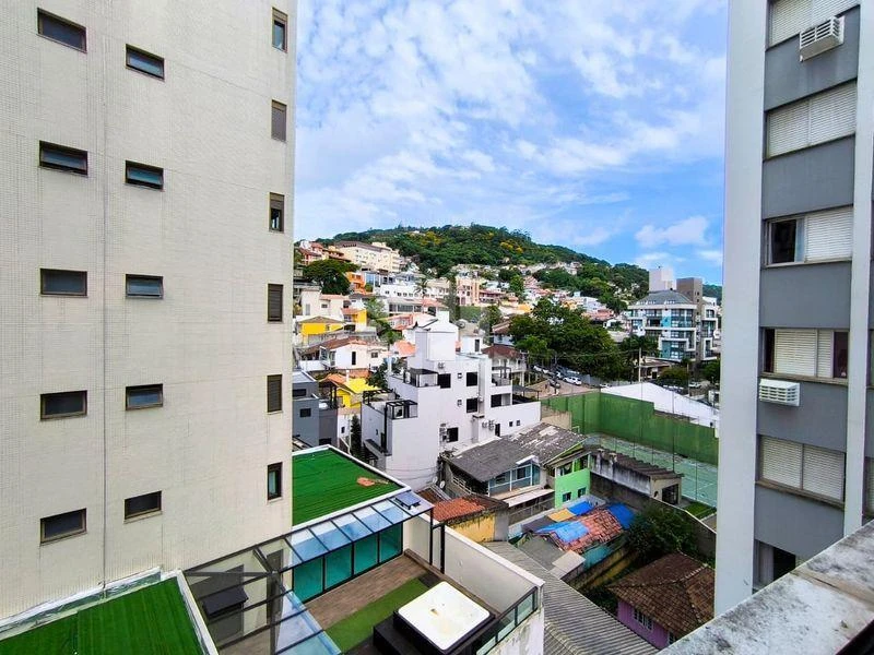 2-bedroom apartment with a water view — photo 13