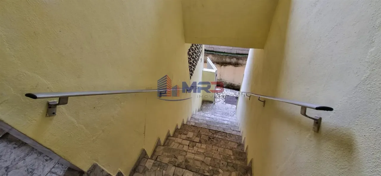 2-bedroom rental house with 1 bathroom and no parking — photo 3