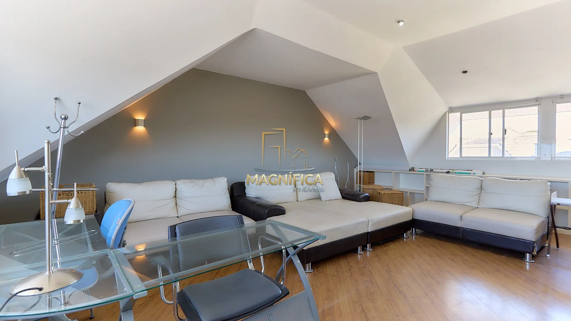 House with 4 bedrooms and 3 en-suite suites, 4 parking spaces — photo 49