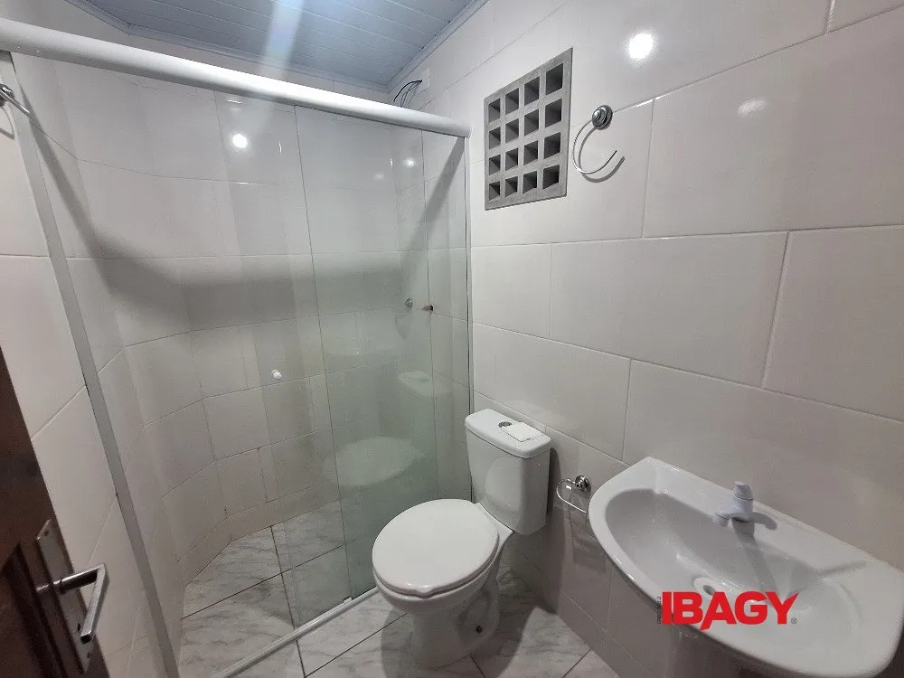 2-bedroom apartment with a separate closed kitchen — photo 6