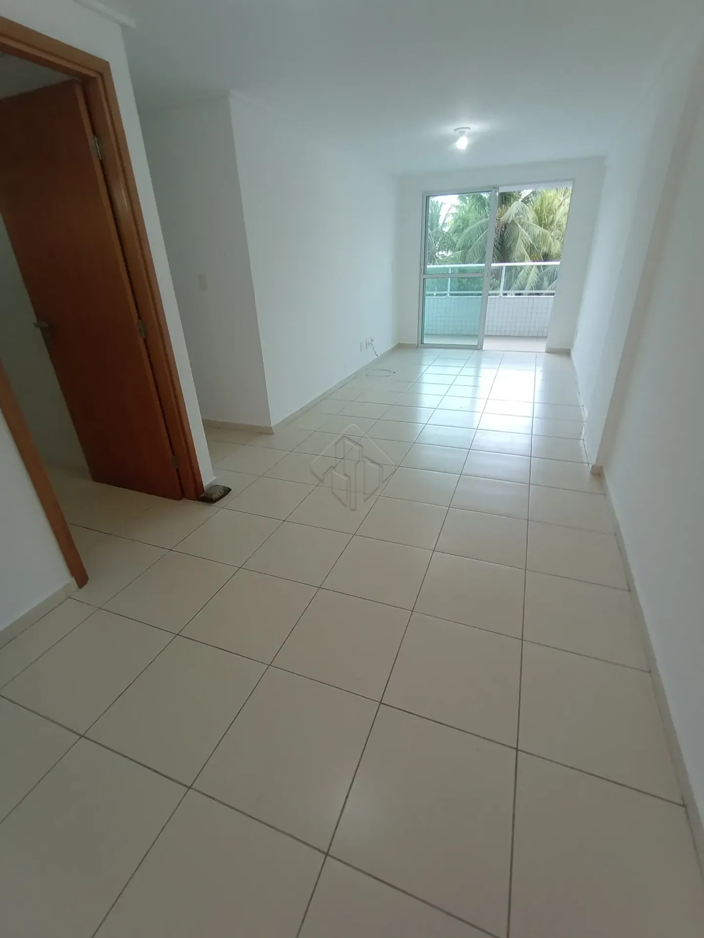 Balcony with a grill in a 2-bedroom apartment, 66 m²