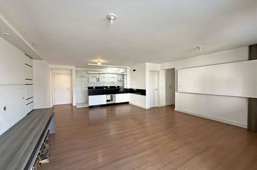 176 m² apartment with 2 parking spaces and balcony — photo 2