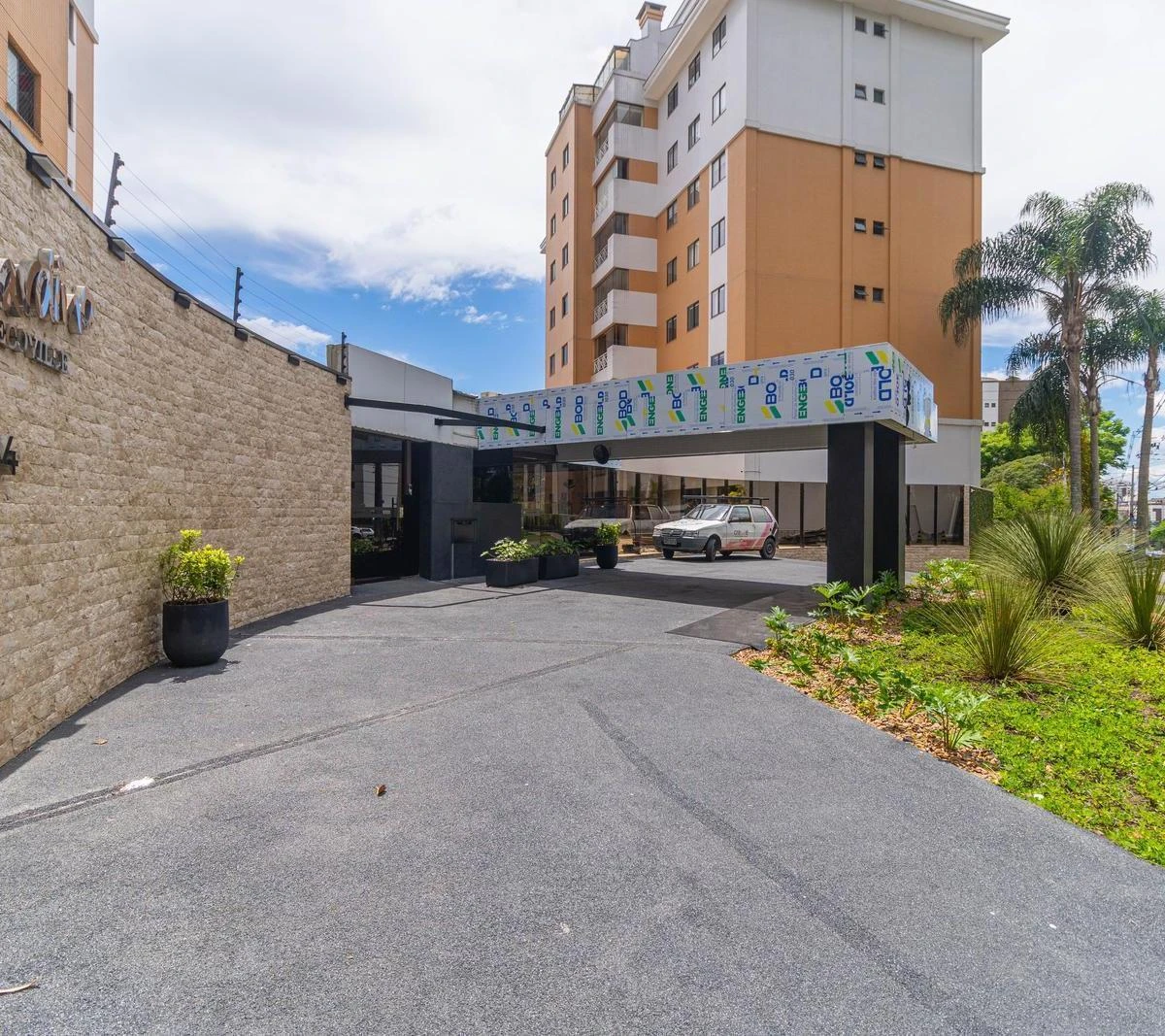 3-bedroom apartment with a grill on the balcony — photo 8