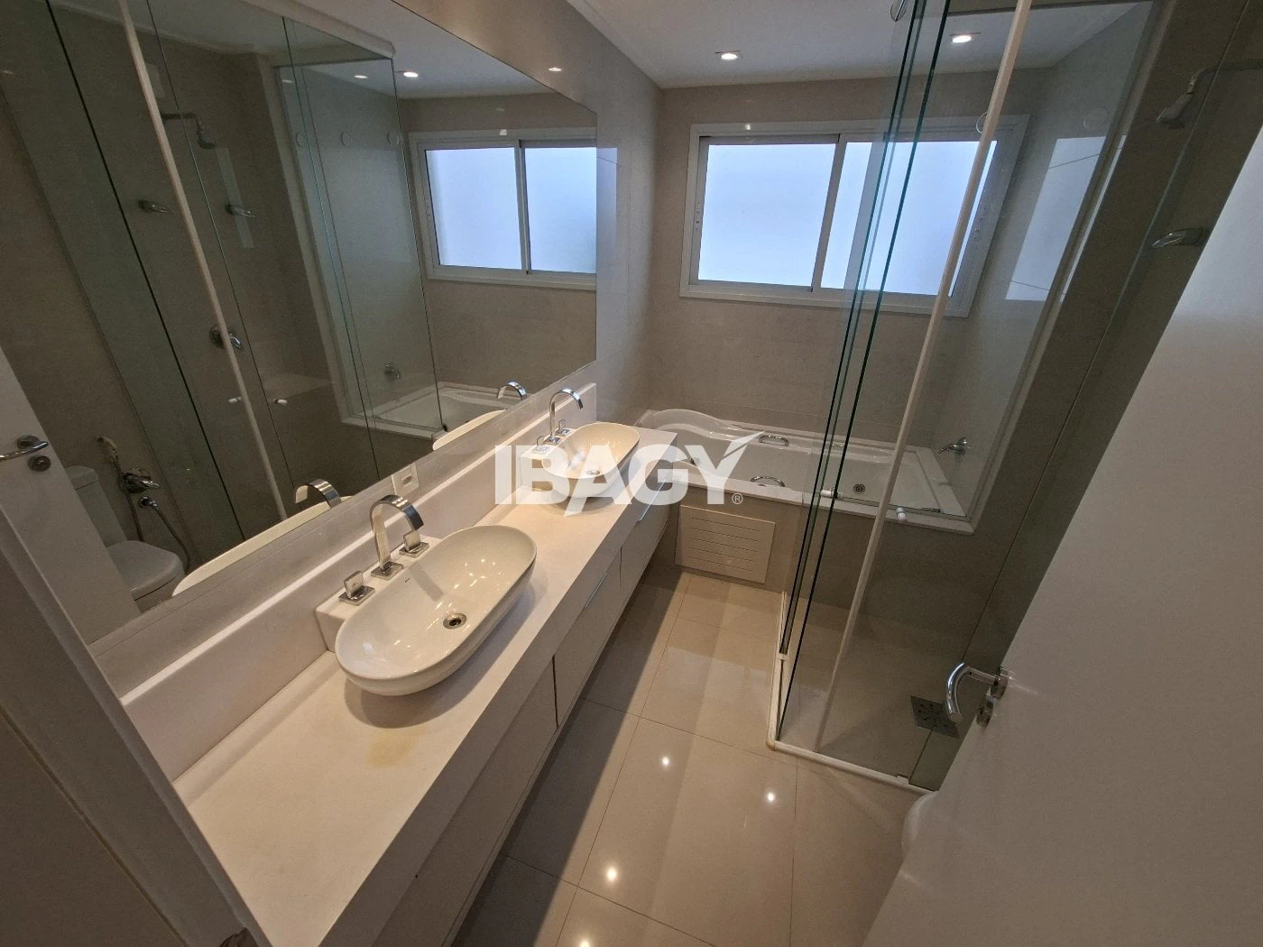 Furnished apartment, 324 m², with a private pool — photo 8