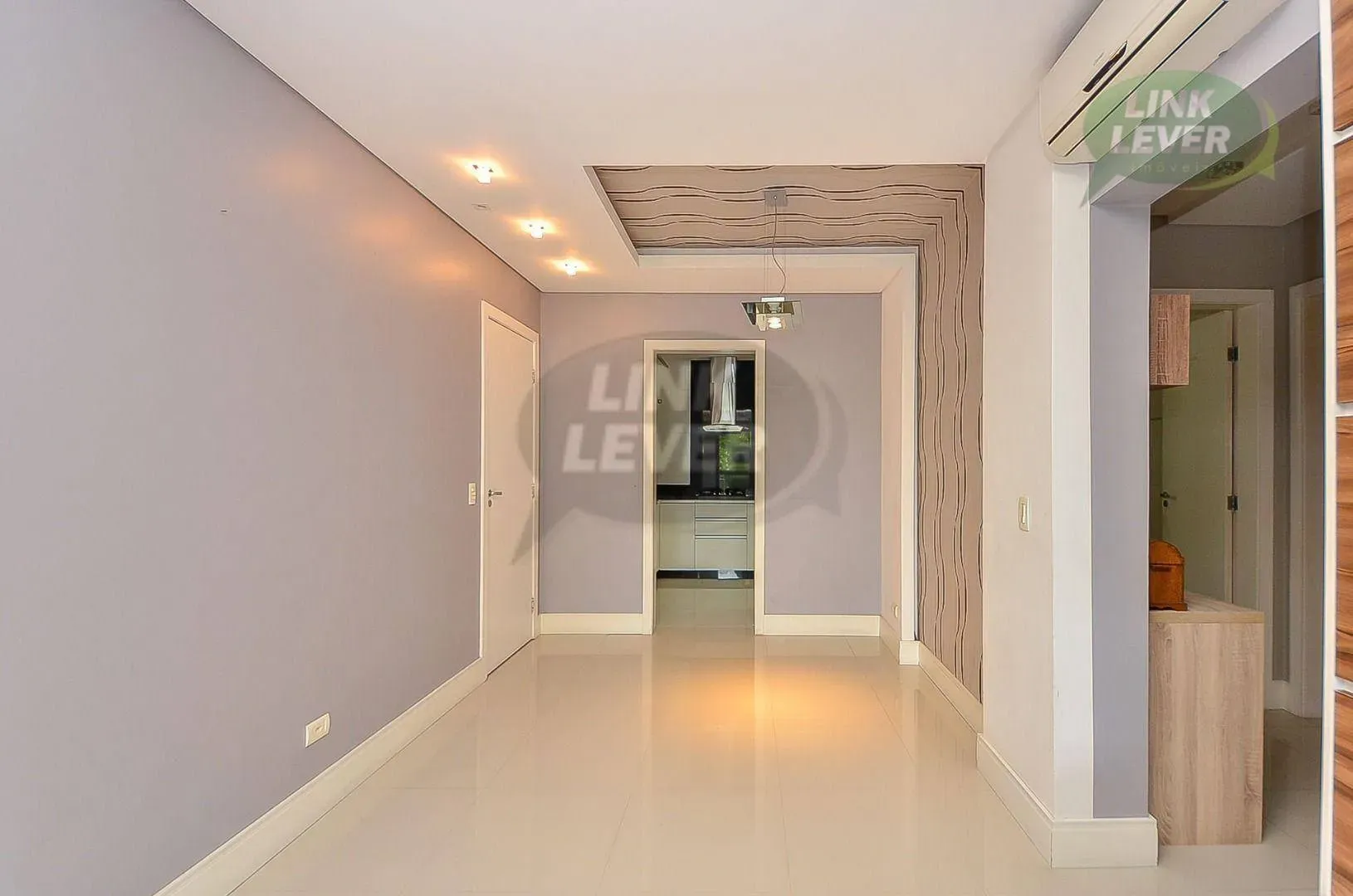 Balcony with a grill in a 3-bedroom apartment, 88 m² — photo 9