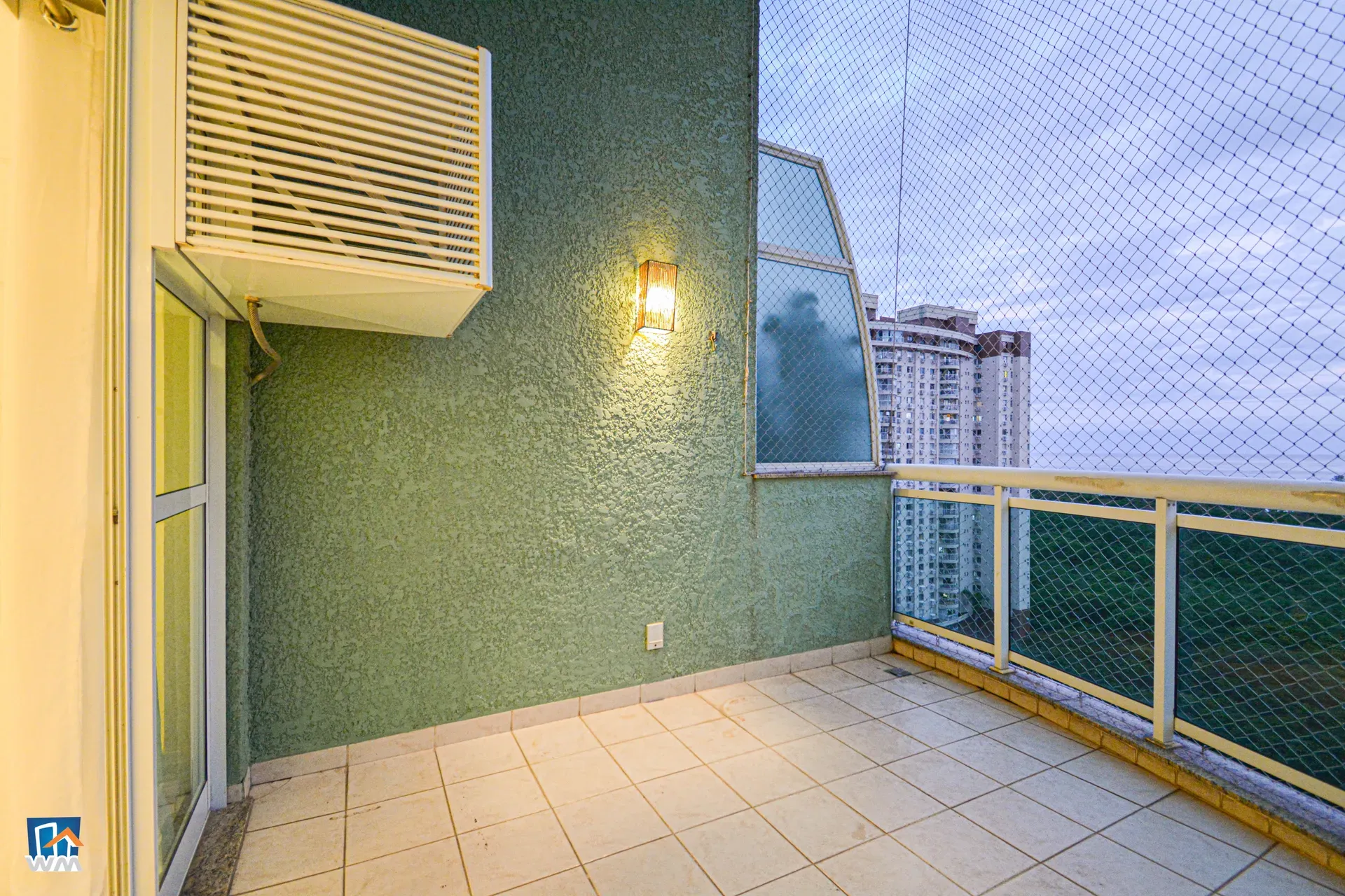 Duplex apartment of 93 m² with laundry area — photo 15