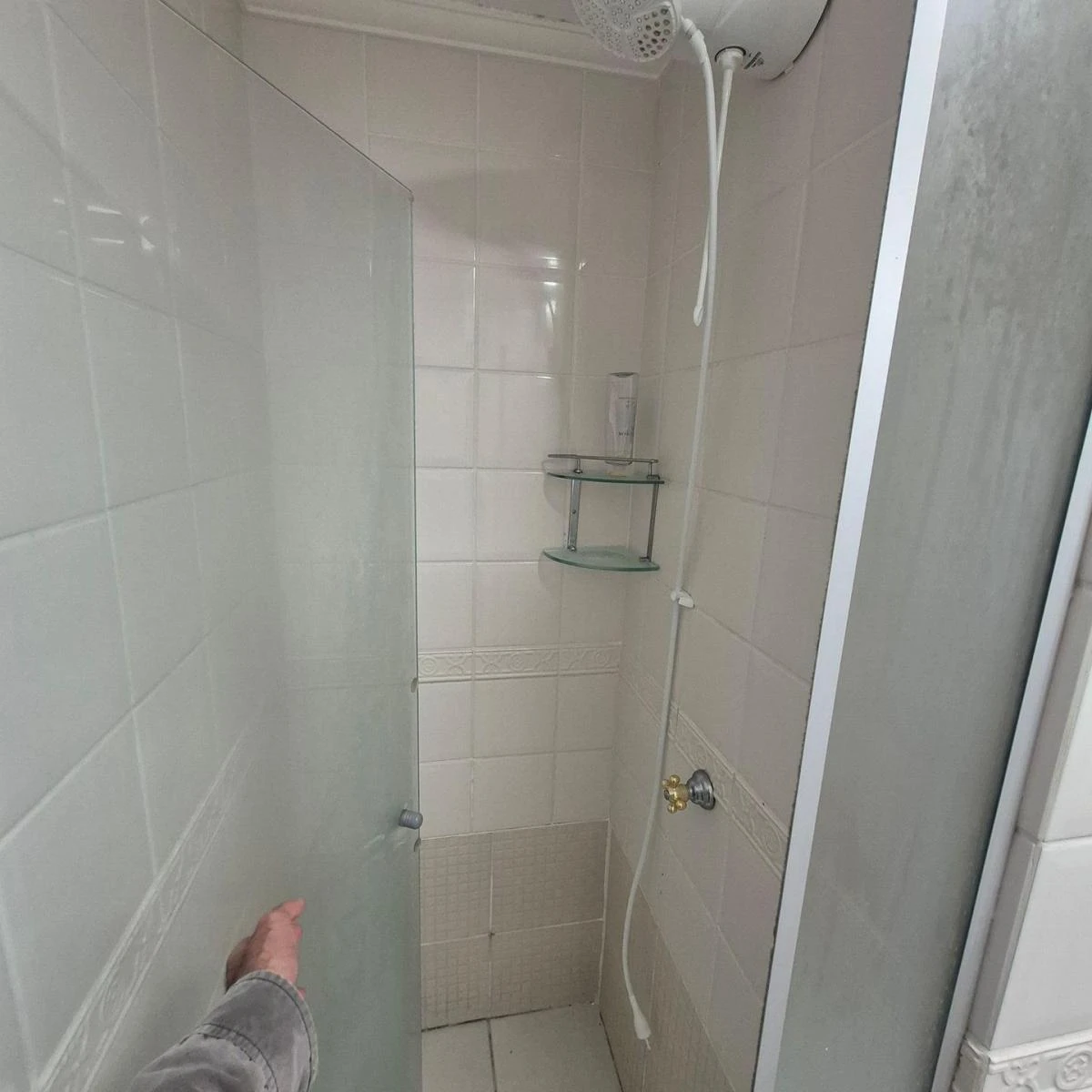 Furnished 3-bedroom apartment with covered parking — photo 18