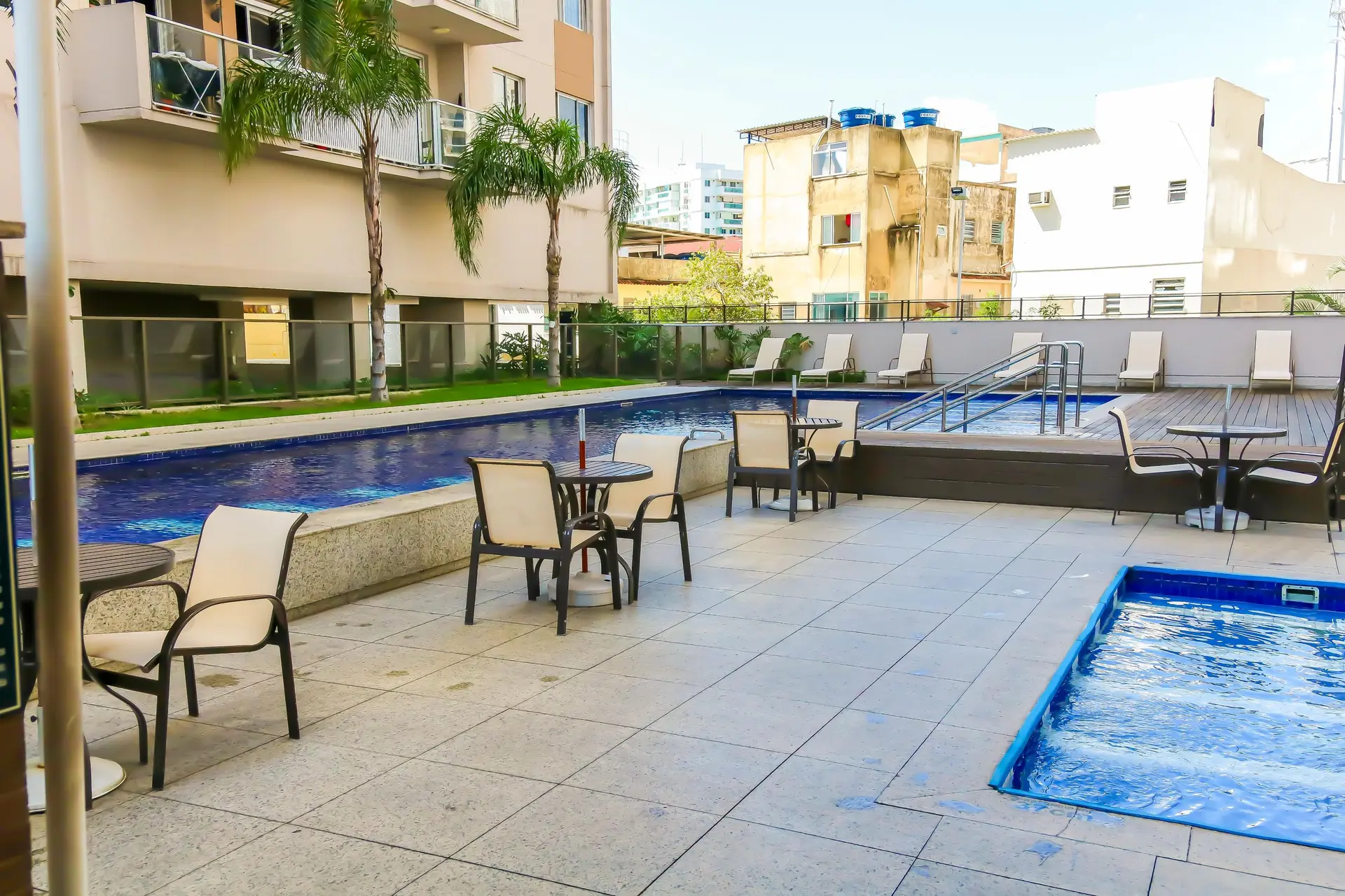 Balcony with a grill in a 2-bedroom apartment, 60 m² — photo 71