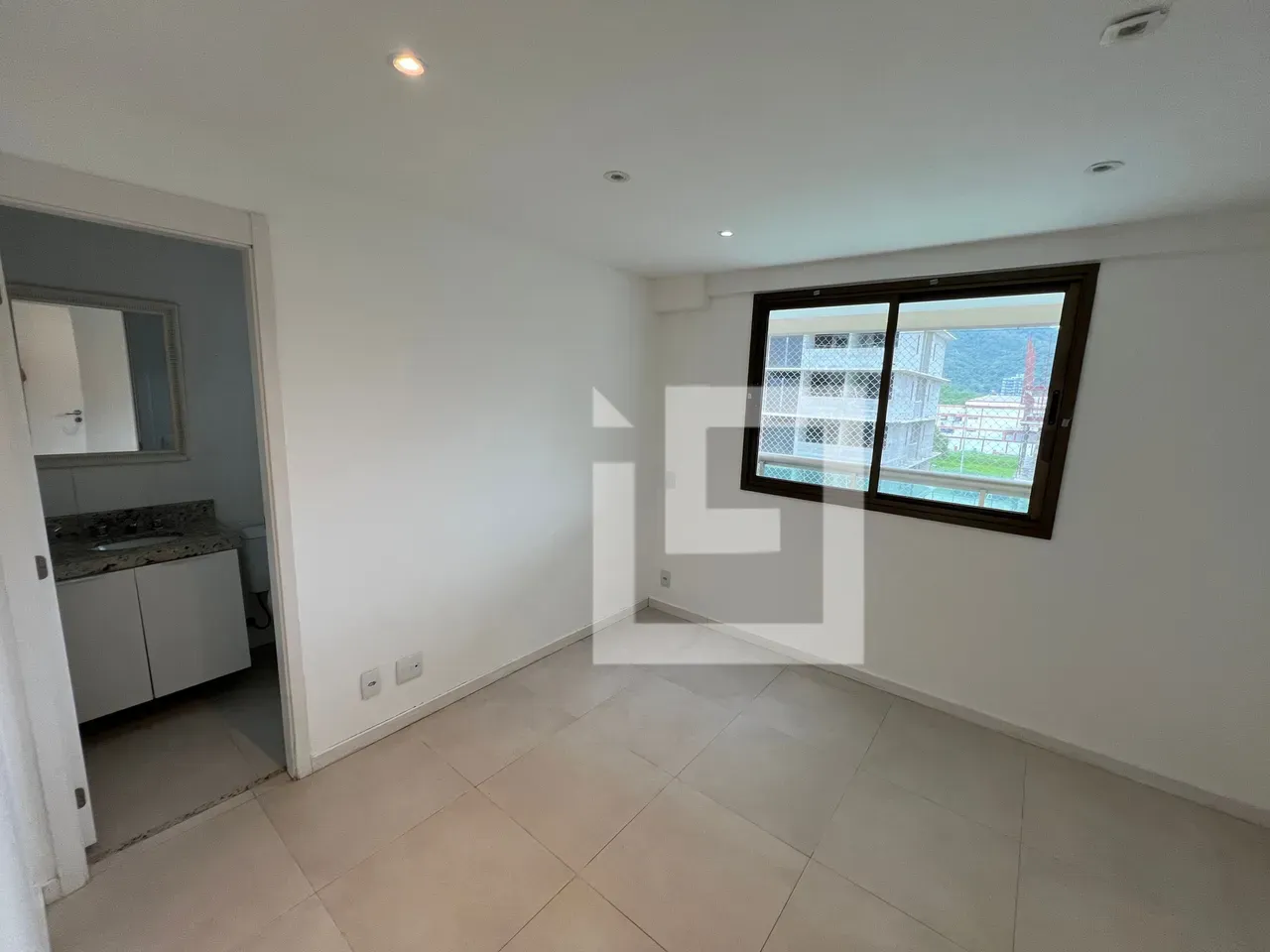 Mountain view in a 2-bedroom apartment, 70 m² — photo 8
