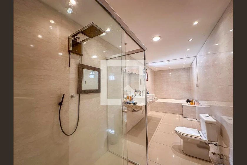 Мебльований будинок з 3 спальнями та 810 м² — photo 29