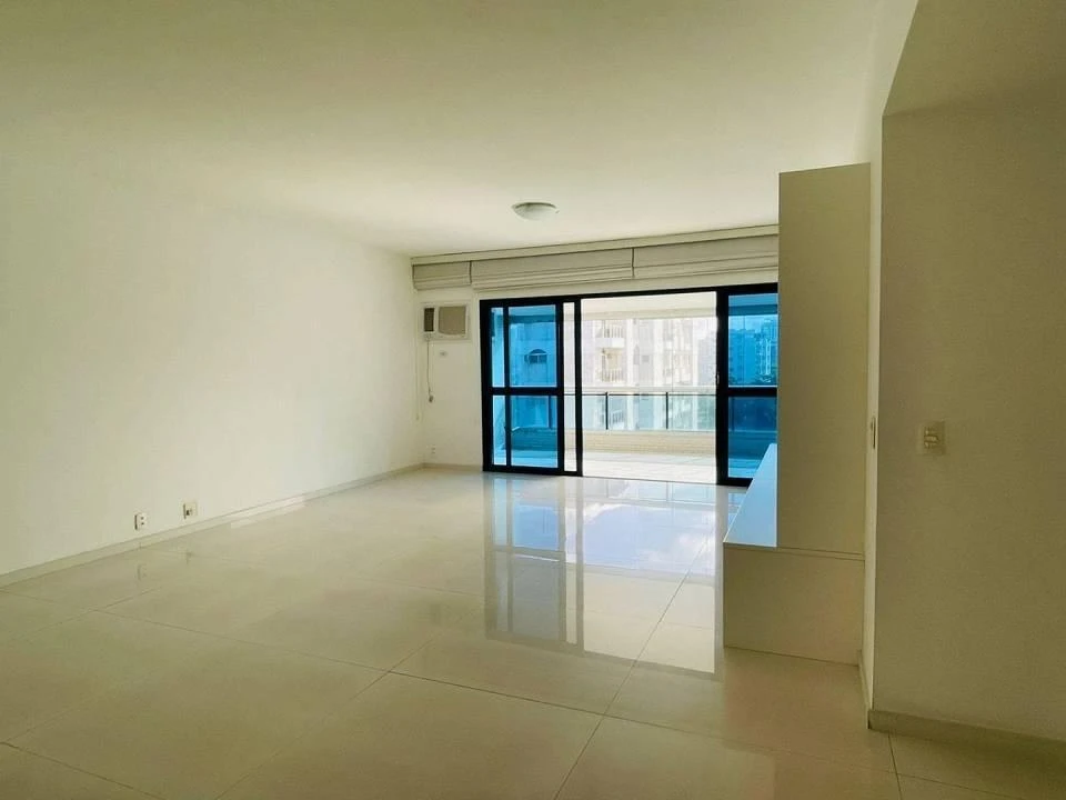 Apartment with 3 en-suite bedrooms and gas stove — photo 2