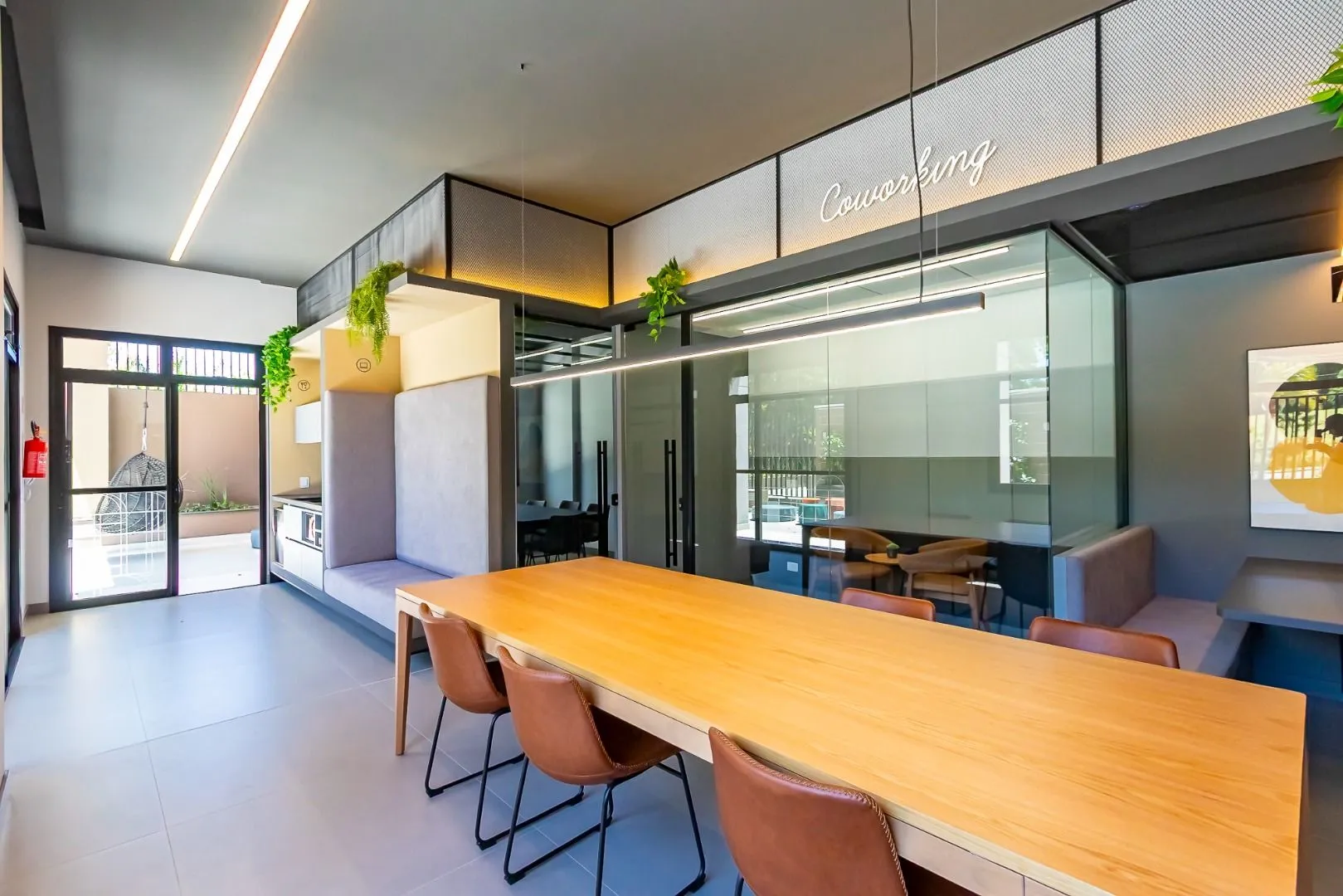 Furnished apartment, 78 m², with a glass-enclosed balcony — photo 70
