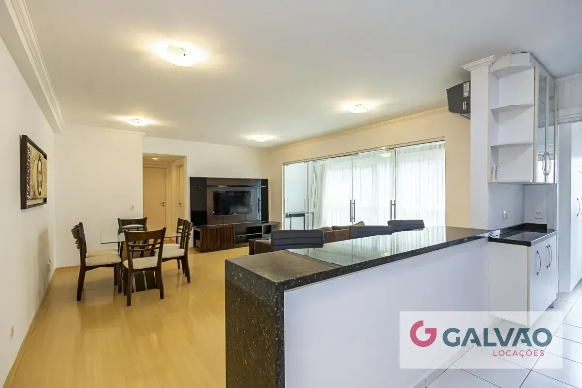 3-bedroom apartment in a building with a coworking space