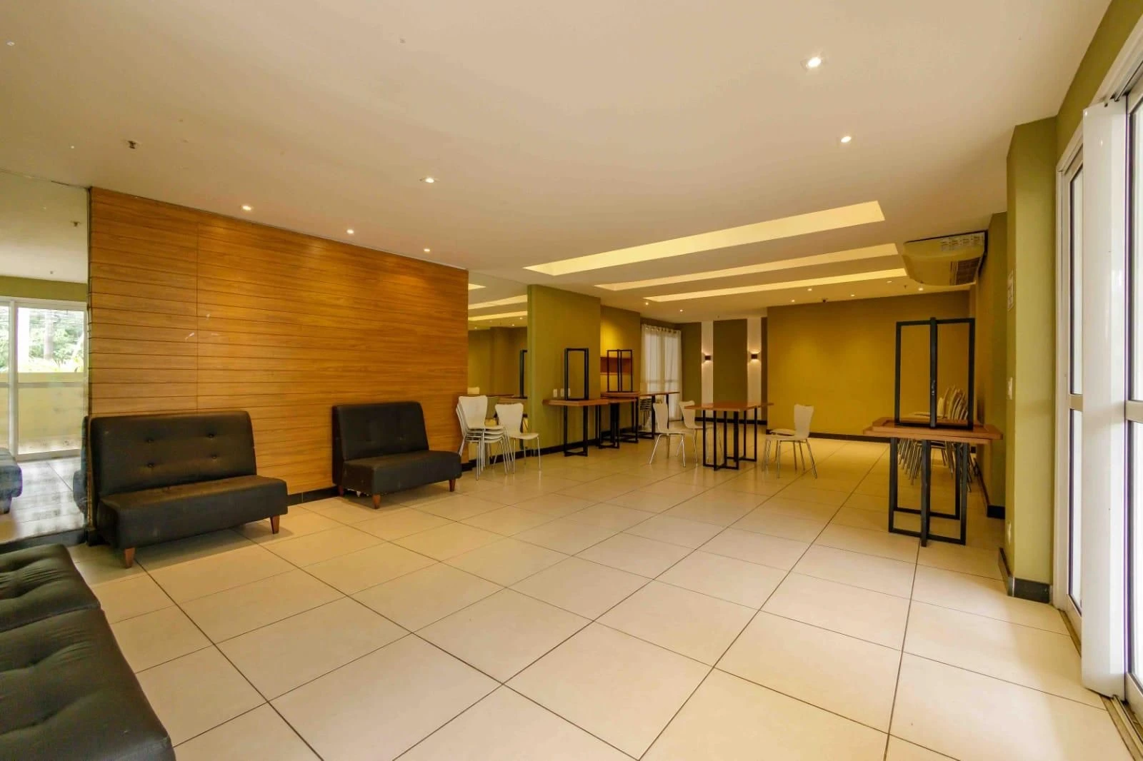 Apartment, 133 m², with a glass-enclosed balcony — photo 55