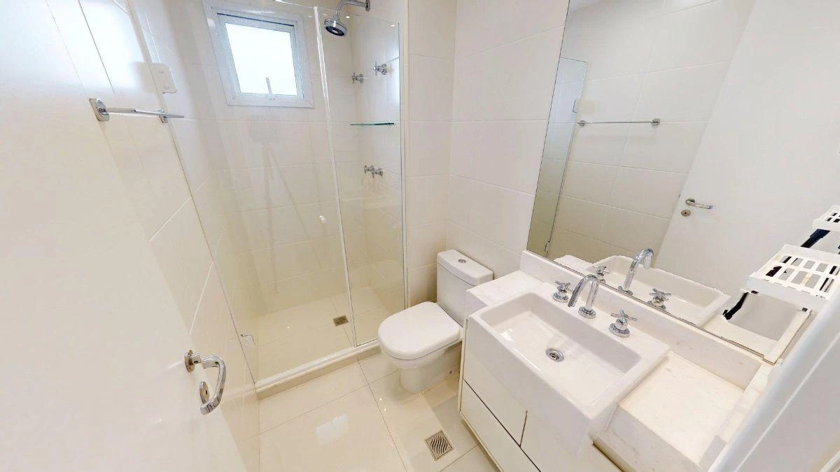 Furnished apartment, 95 m², with a glass-enclosed balcony — photo 6