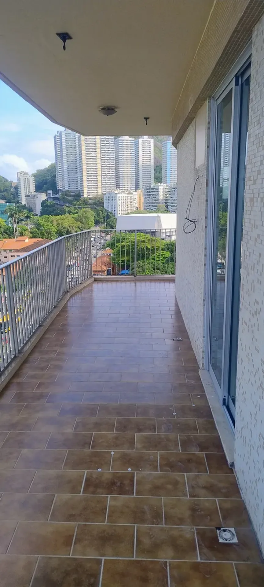 90 m² apartment with 2 bedrooms and a balcony — photo 12