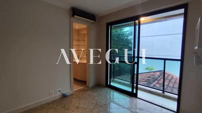 165 m² apartment with 3 bedrooms, 5 baths, and balcony — photo 2