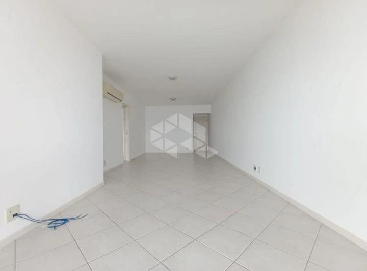 Квартира з 3 спальнями та балконом, 120 м² — photo 2
