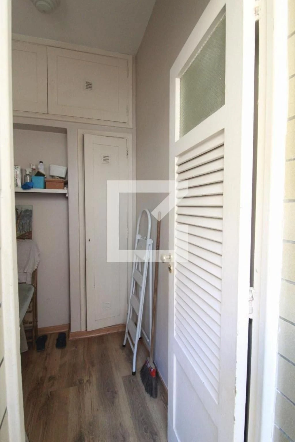 Квартира з 2 спальнями та дерев'яною підлогою або ламінатом — photo 8