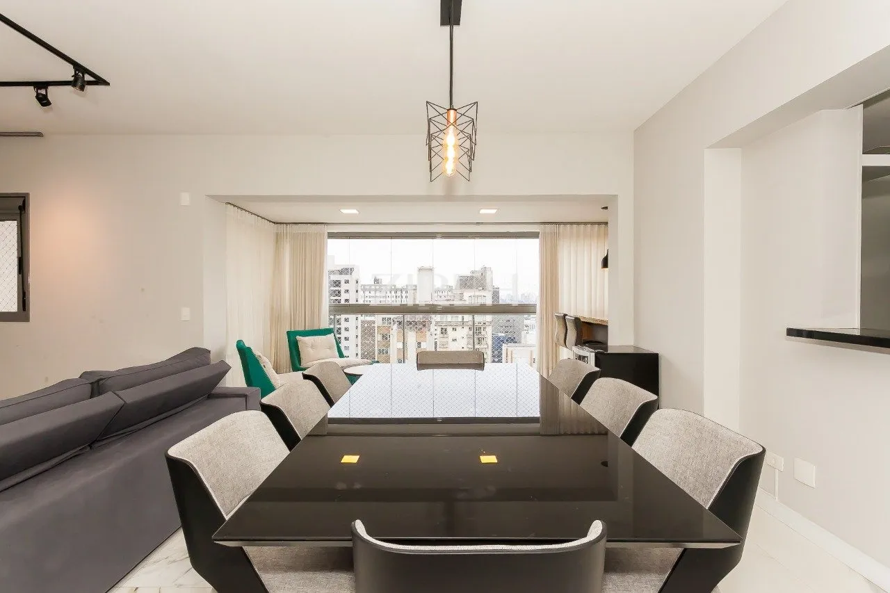 Furnished apartment with 3 bedrooms and 166 m² — photo 16