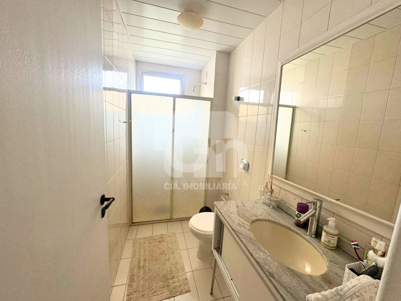 Wood or laminate floors in a 3-bedroom apartment, 114 m² — photo 8