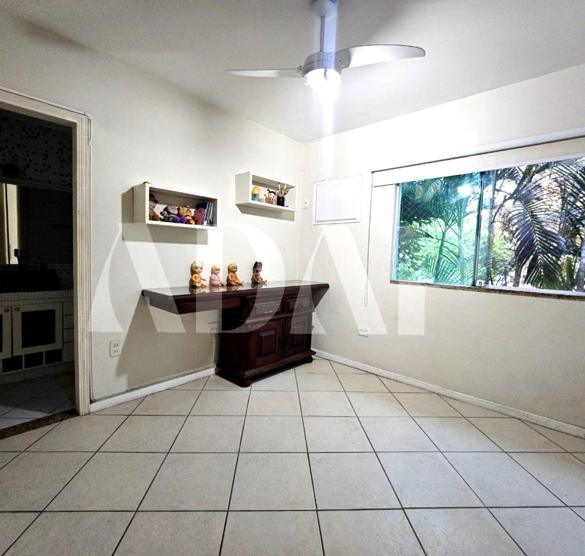 Unfurnished 254 m² house with a built-in balcony grill — photo 14
