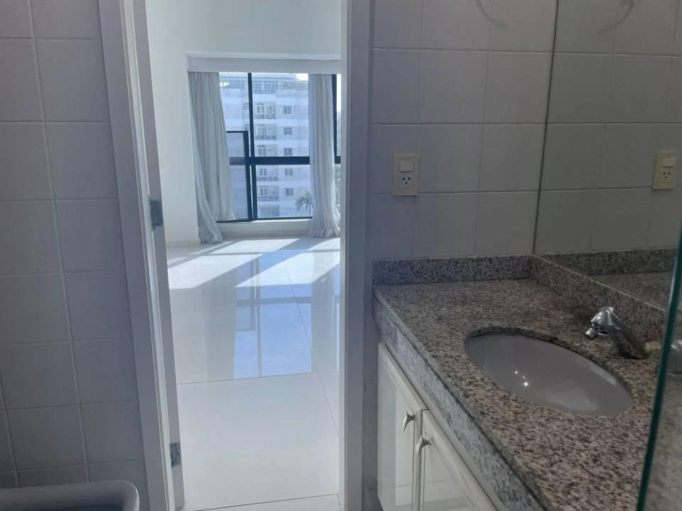 Apartment with 3 en-suite bedrooms and gas stove — photo 11