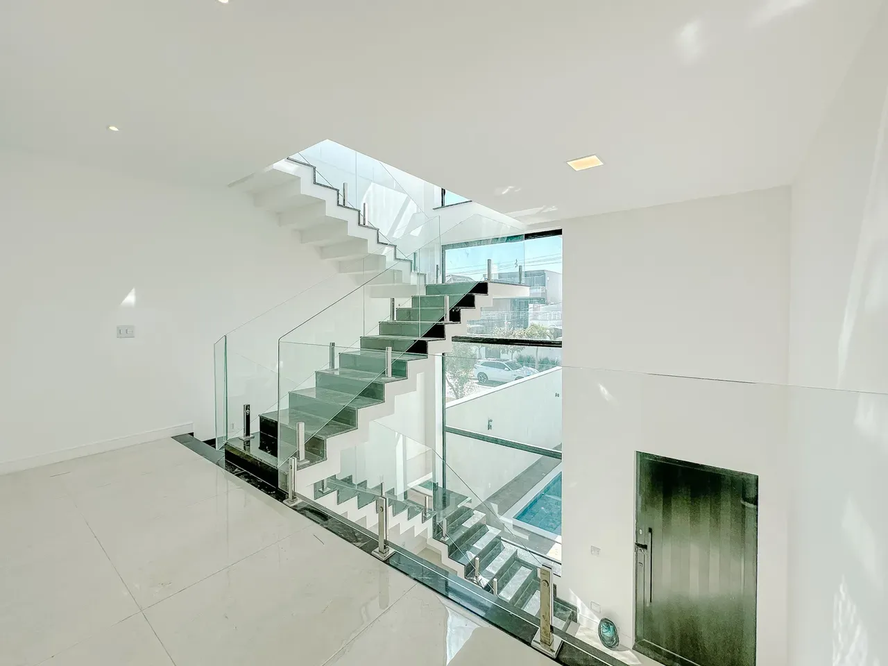 4-suite house with 6 bathrooms, 370 m² and 3 parking — photo 17