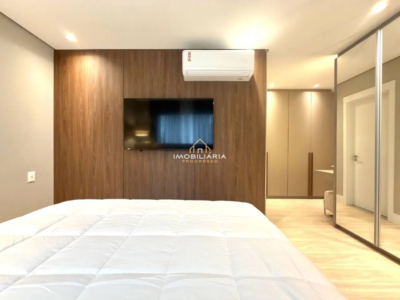 Floor-to-ceiling windows in a 3-bedroom apartment, 138 m² — photo 64