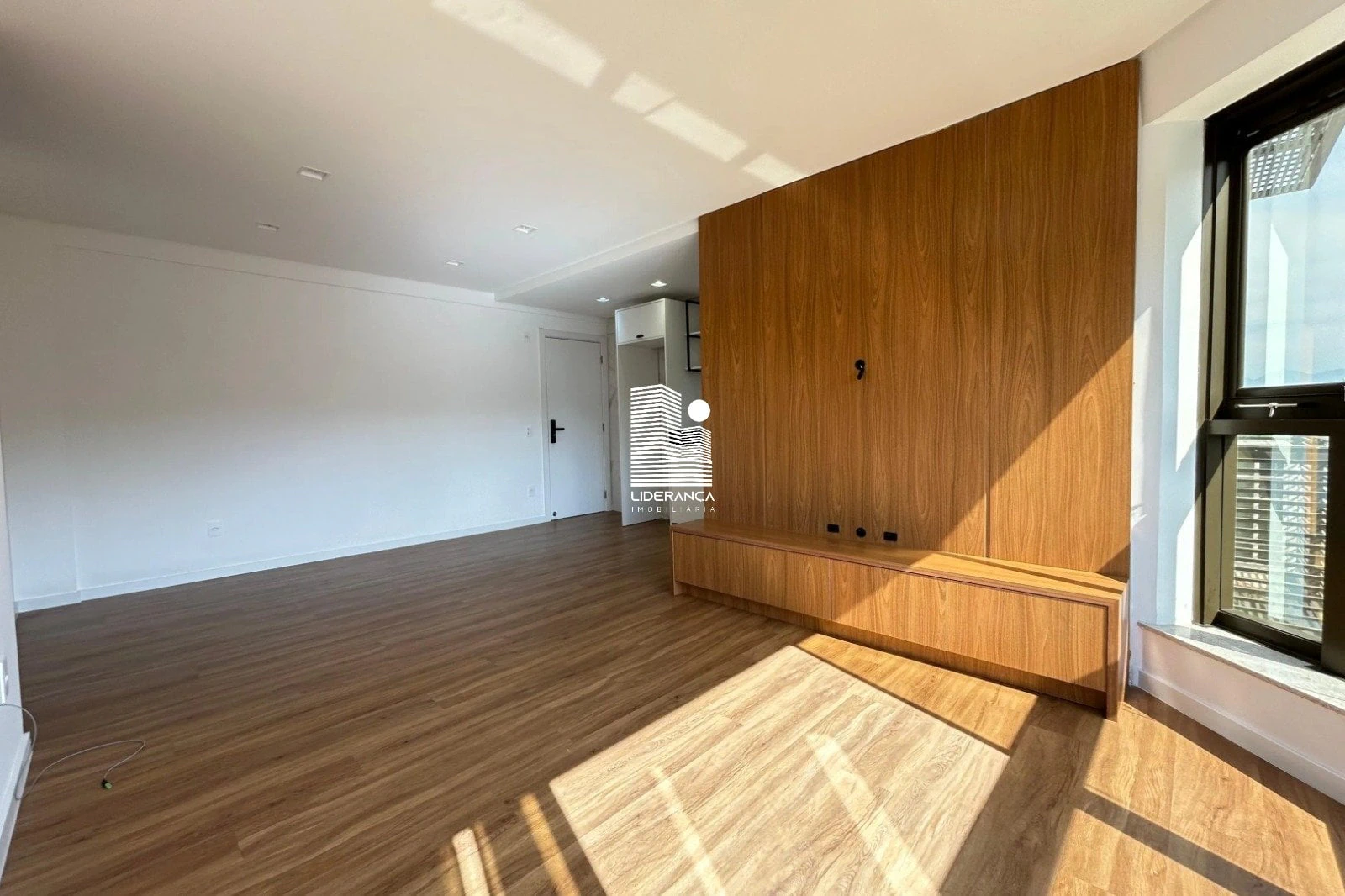Furnished apartment, 64 m², with a home office — photo 18