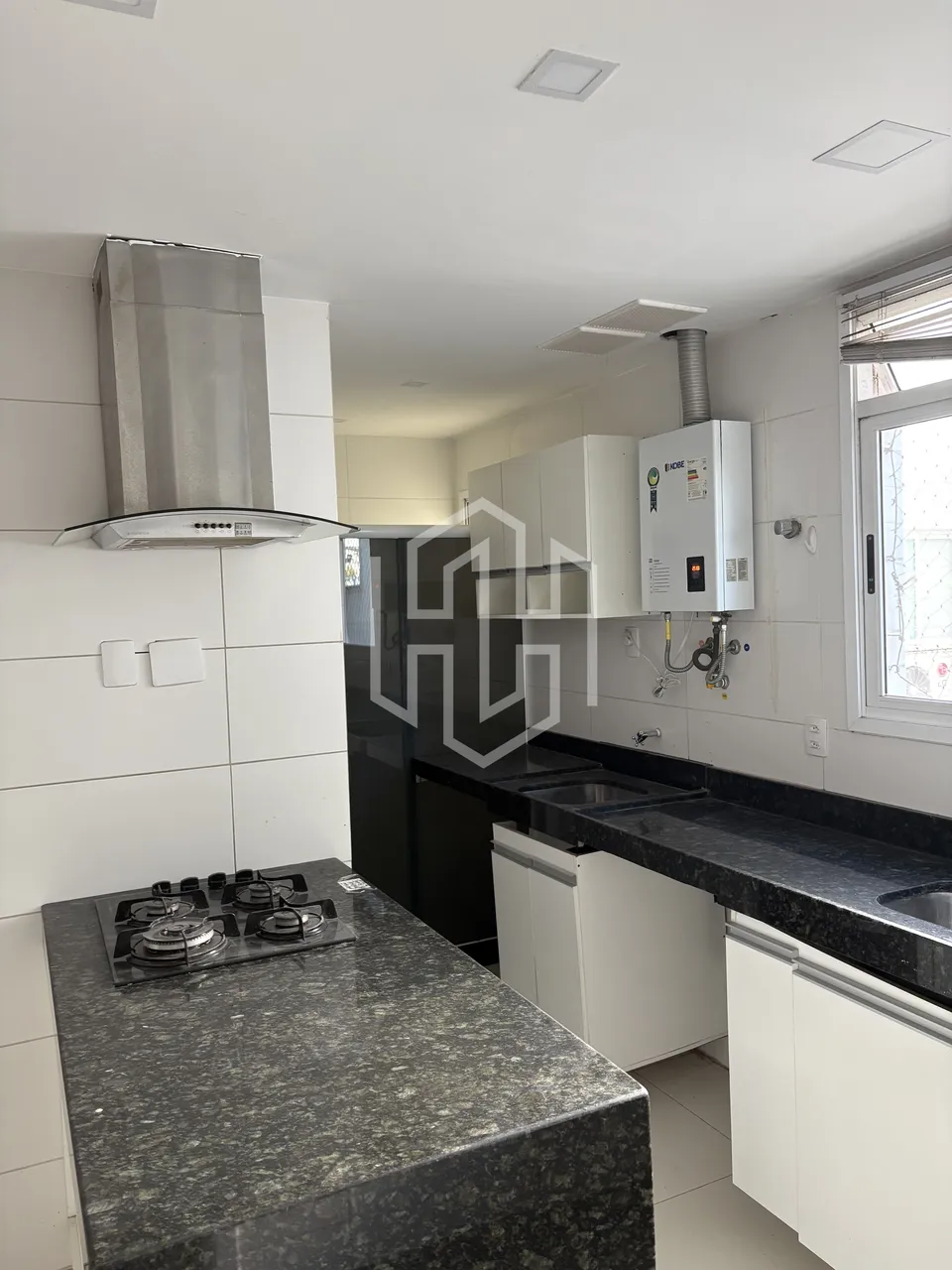 Apartamento sem mobília com 3 dormitórios e cozinha americana — photo 2