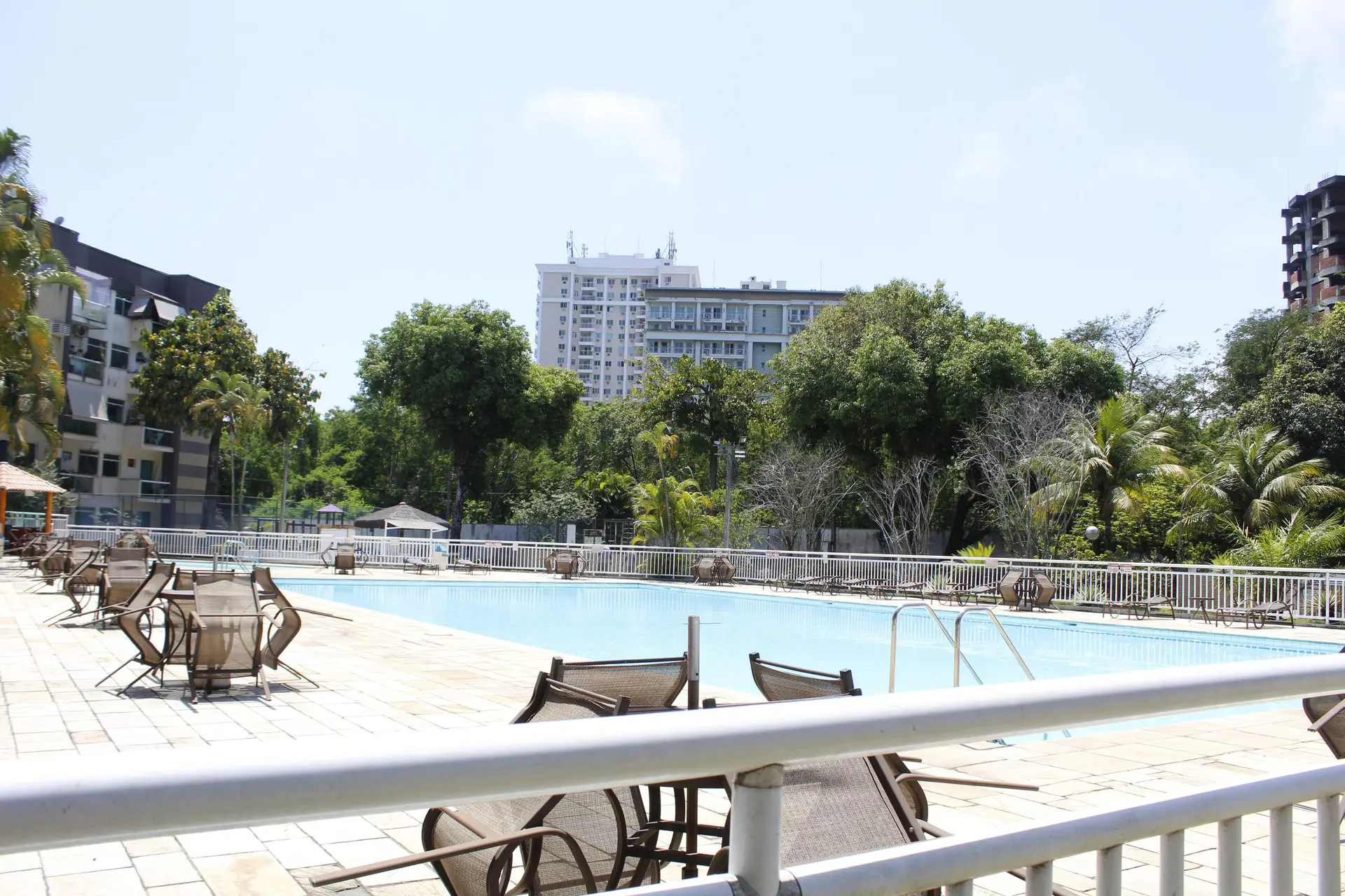 Unfurnished 2-bedroom apartment with a balcony — photo 21
