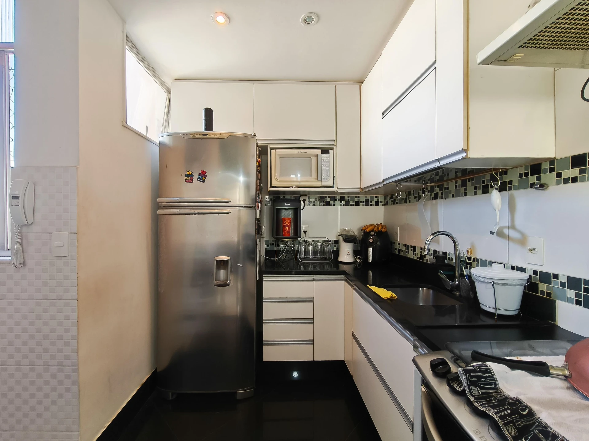 3-bedroom apartment with a walk-in closet — photo 40
