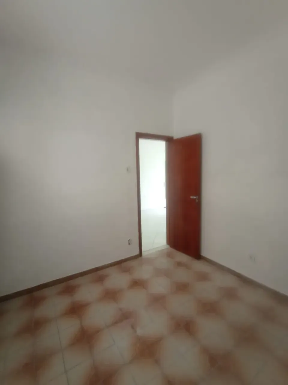 Casa de vila com 2 quartos e banheiro com box de vidro — photo 10