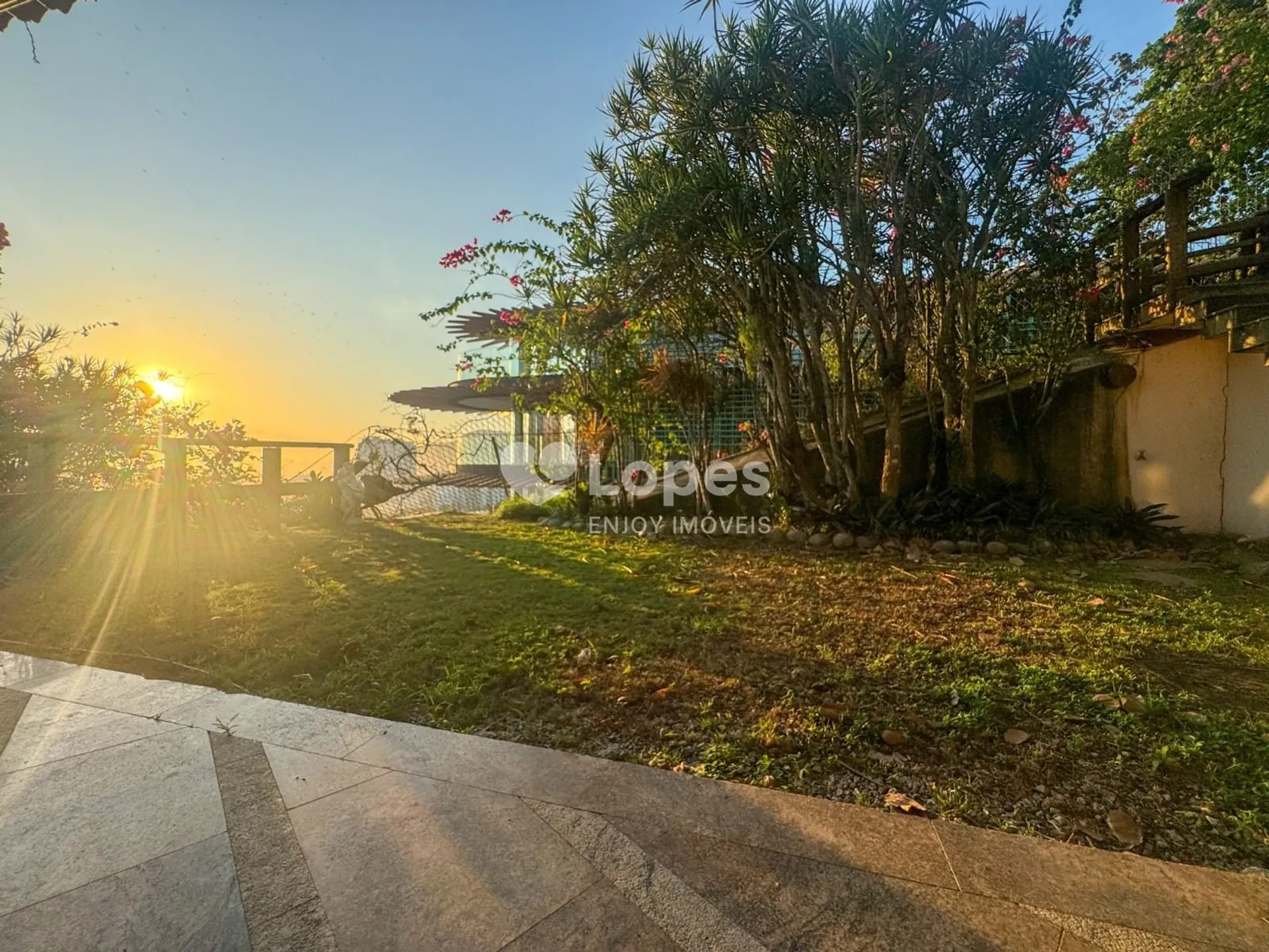 House, 942 m², with a water view — photo 15
