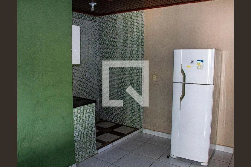 Casa mobiliada, 234 m², com espaço de home office