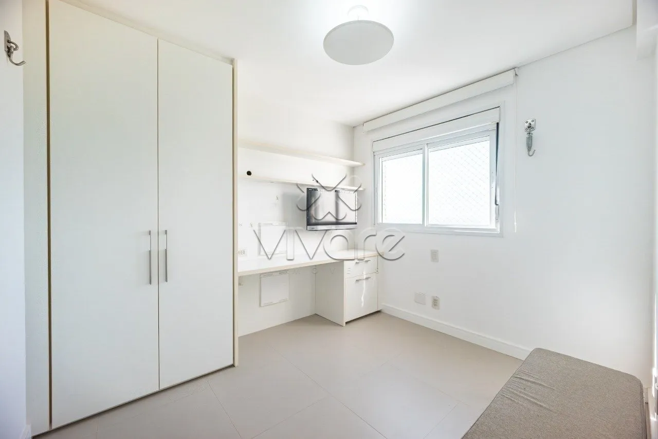 3-bedroom apartment with 4 bathrooms and 268 m² — photo 24