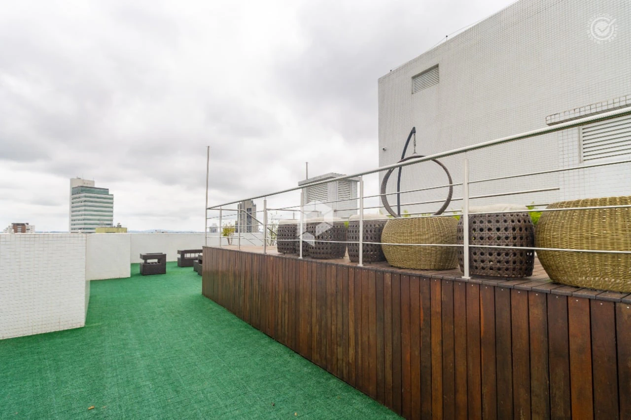 Furnished 2-bedroom apartment with a balcony — photo 23
