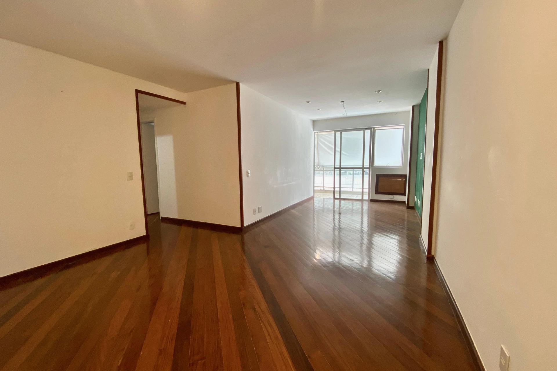Apartamento com 2 quartos e varanda, vaga inclusa — photo 4