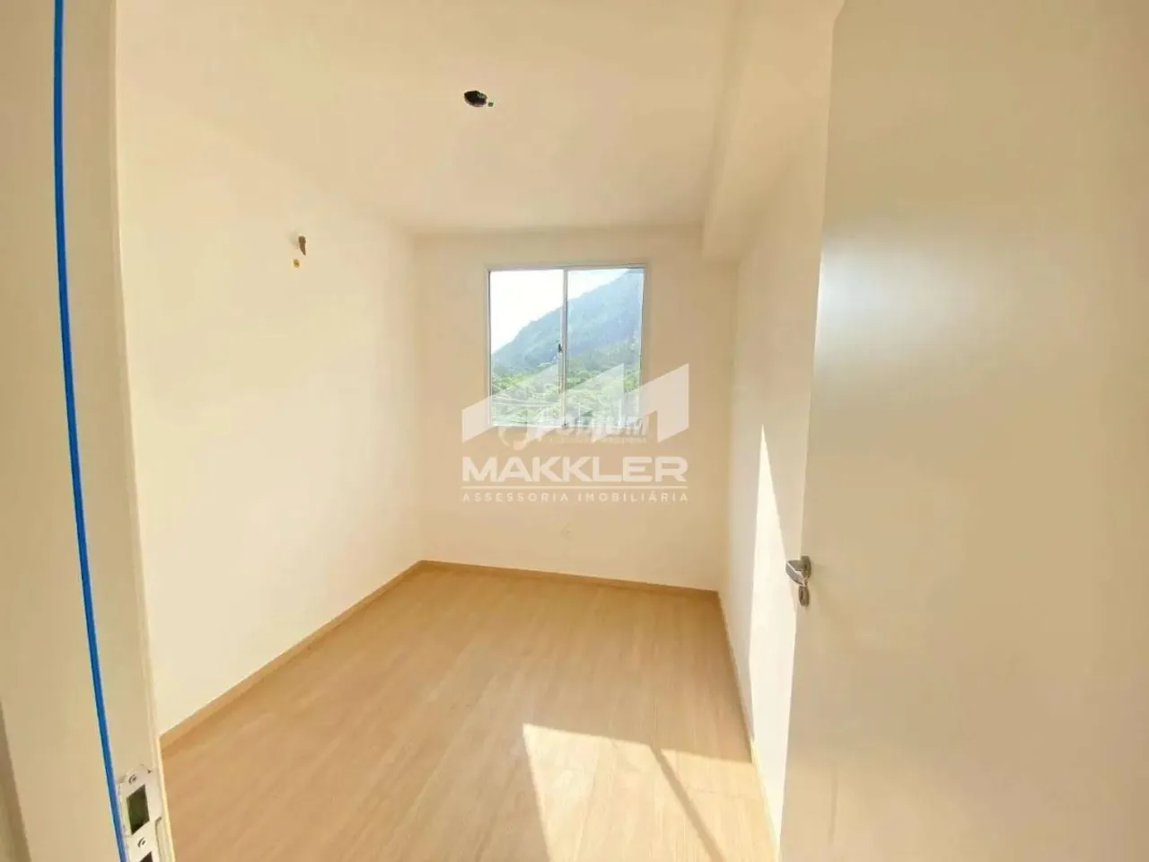 Furnished 2-bedroom apartment with open-plan kitchen — photo 6