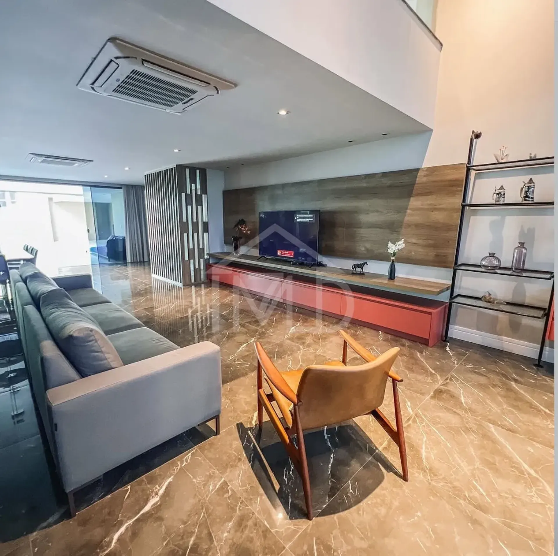 Casa com 5 quartos e 750 m² com área de piscina — photo 3